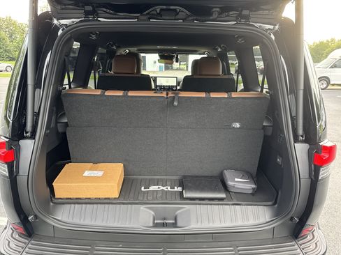 Used 2026 Lexus GX 550 w/ Accessory Package (2T) AWD/4WD image 29