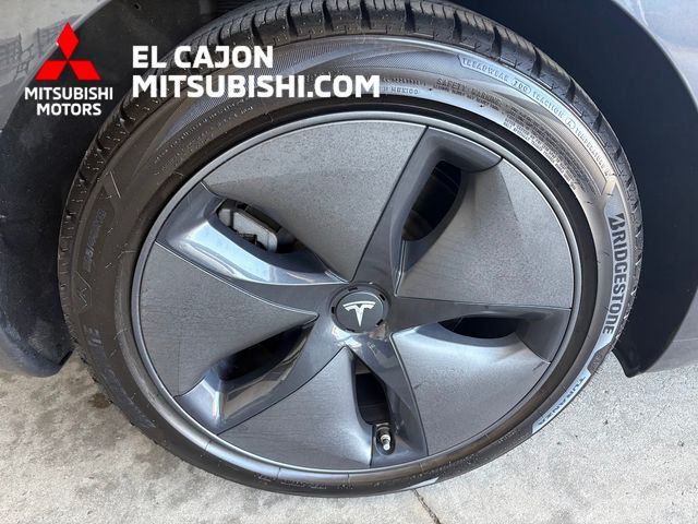 Used 2018 Tesla Model 3 Long Range RWD image 3
