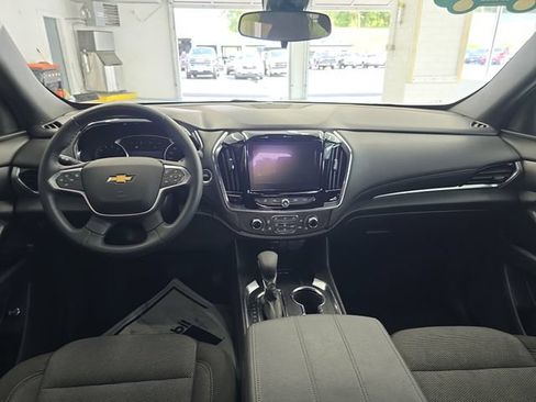 Certified 2023 Chevrolet Traverse LT FWD image 12