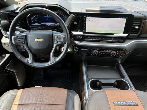 Used 2024 Chevrolet Silverado 2500 High Country w/ High Country Premium Package AWD/4WD image 22