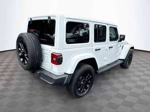 Used 2022 Jeep Wrangler Unlimited Sahara w/ Cold Weather Group AWD/4WD image 6