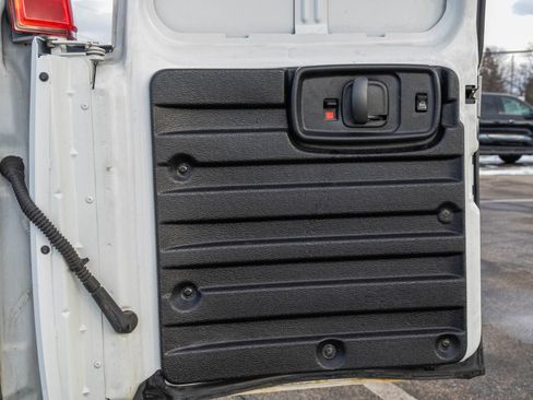 Used 2017 Chevrolet Express 2500 image 30