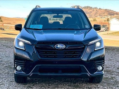 Used 2023 Subaru Forester Premium image 2