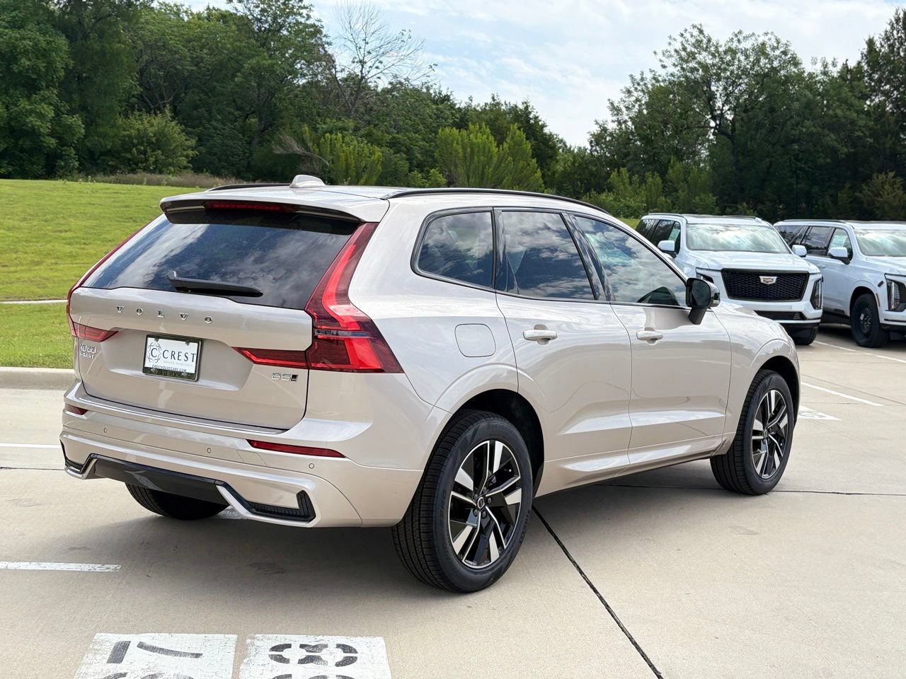 New 2026 Volvo XC60 B5 Core w/ Protection Package Premier AWD/4WD image 5