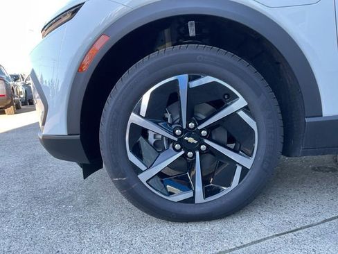 New 2026 Chevrolet Equinox EV LT image 26