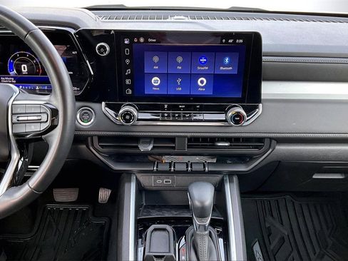 Used 2024 Chevrolet Colorado LT image 11