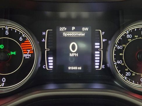 Used 2016 Jeep Cherokee Latitude w/ Comfort/Convenience Group image 27