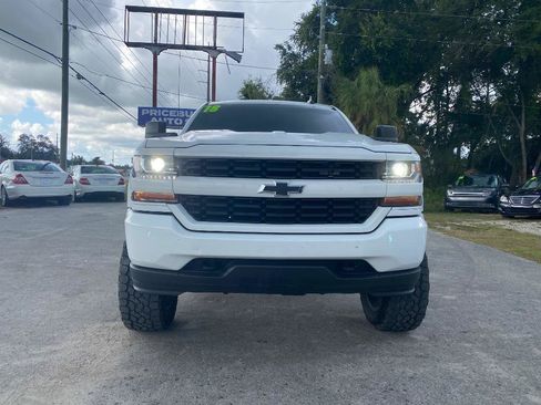 Used 2018 Chevrolet Silverado 1500 Custom w/ Custom Value Package AWD/4WD image 4