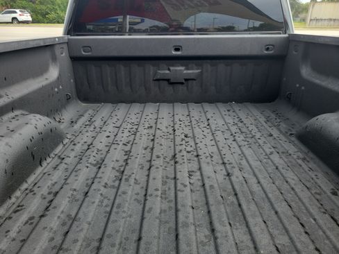 Used 2018 Chevrolet Silverado 1500 LT w/ Midnight Edition AWD/4WD image 6