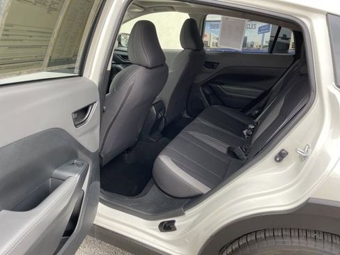Used 2025 Subaru Crosstrek 2.0i Premium image 24