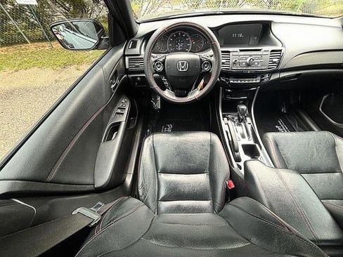 Used 2017 Honda Accord Sport Special Edition image 10
