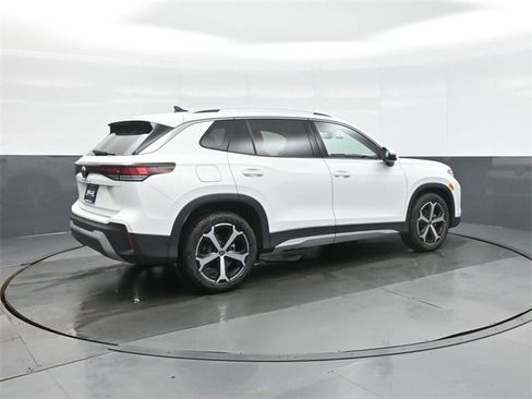 New 2026 Volkswagen Tiguan SE image 7