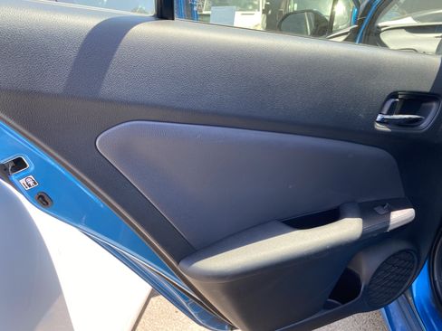 Used 2019 Toyota Prius LE w/ Carpet Mat Package FWD image 15