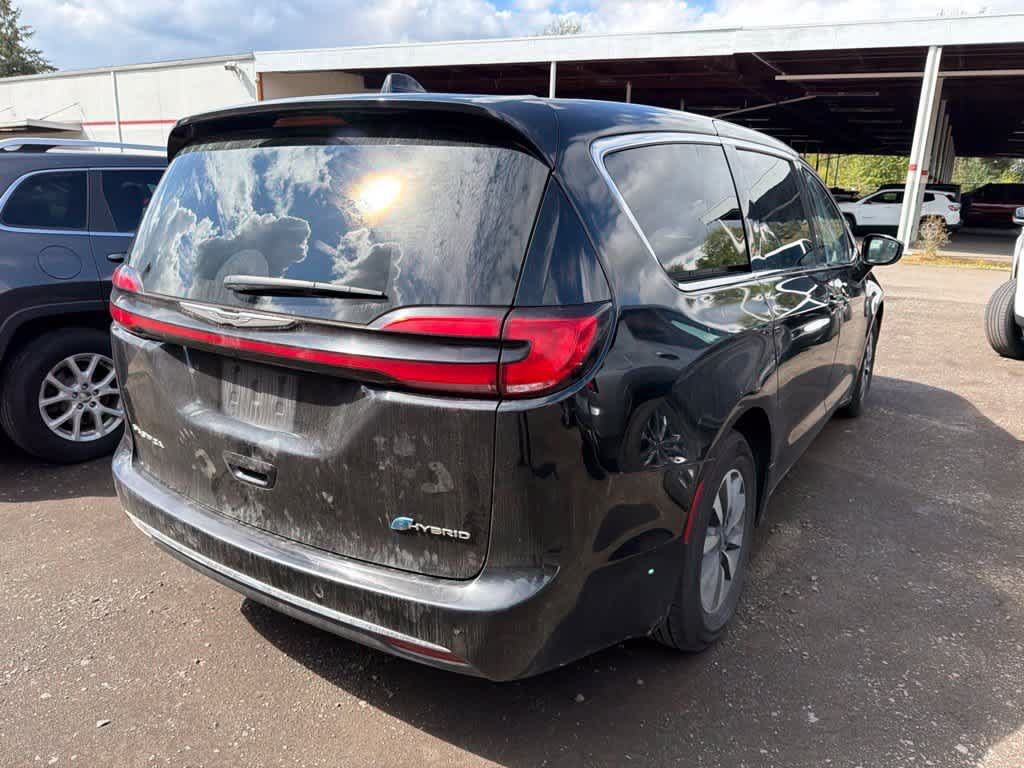 Used 2024 Chrysler Pacifica Limited FWD image 4