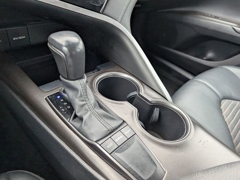 Used 2022 Toyota Camry SE image 12