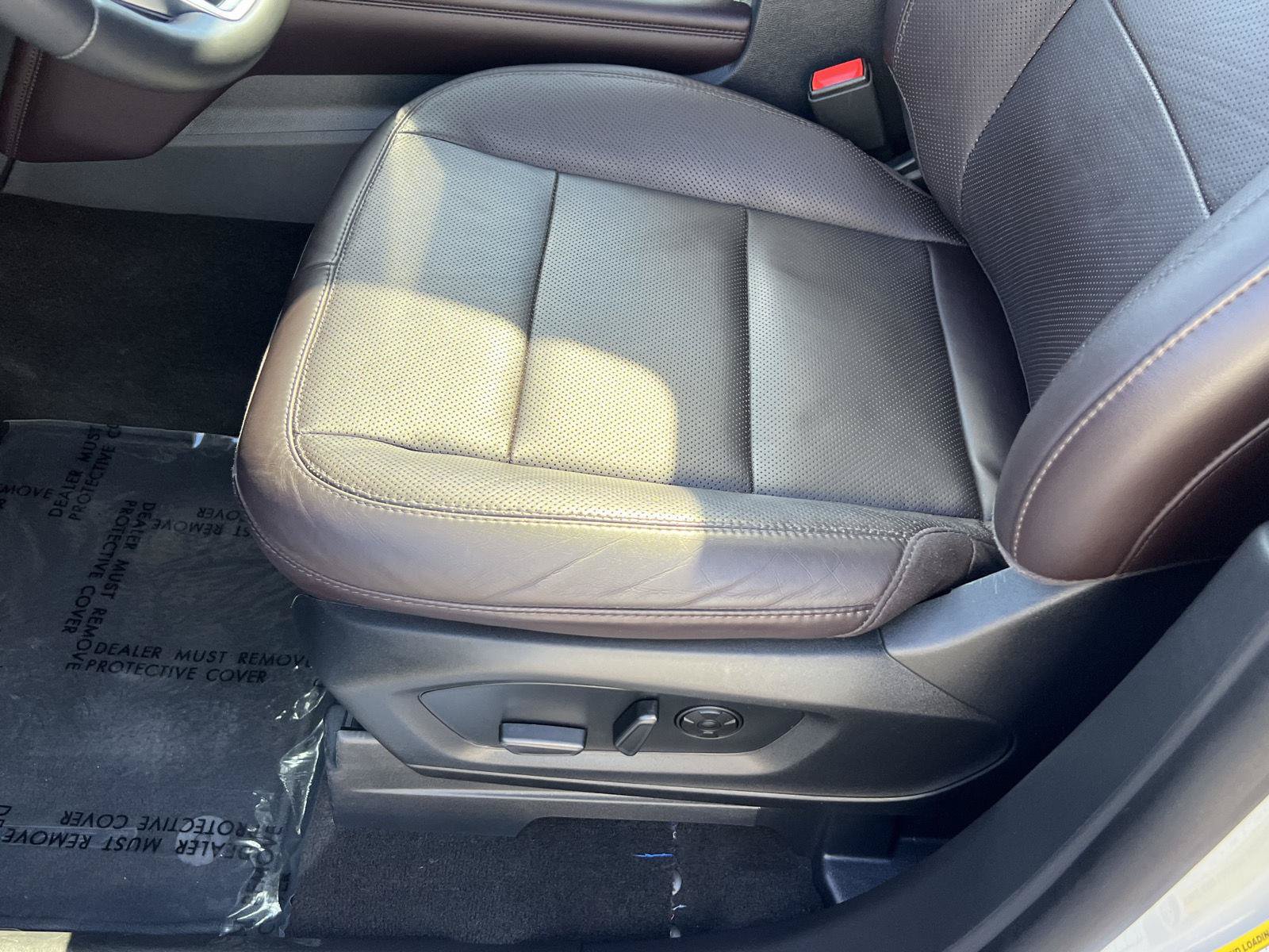 Used 2025 Ford Explorer Platinum w/ LUX Leather Package AWD/4WD image 25