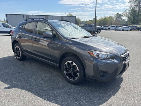 Used 2021 Subaru Crosstrek 2.0i Premium w/ Moonroof Package image 9