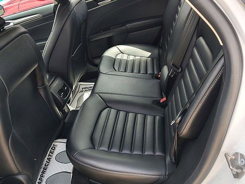 Used 2020 Ford Fusion SEL FWD image 7