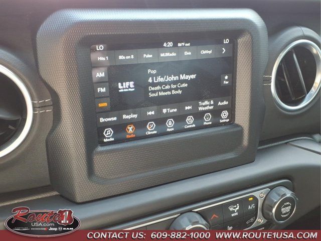 Used 2018 Jeep Wrangler Unlimited Sahara w/ Cold Weather Group AWD/4WD image 20