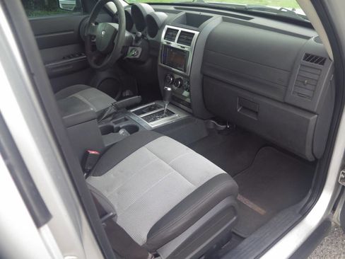 Used 2009 Dodge Nitro SE AWD/4WD image 16