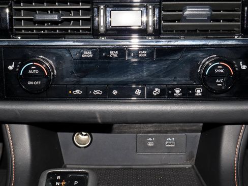 Used 2025 Nissan Pathfinder Rock Creek AWD/4WD image 25