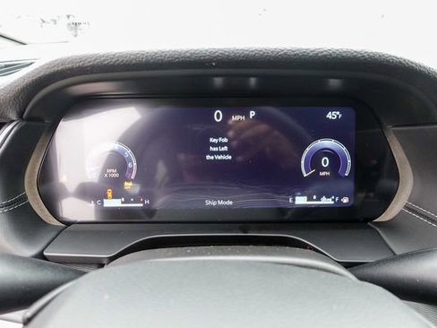 New 2025 Jeep Grand Cherokee Altitude image 16