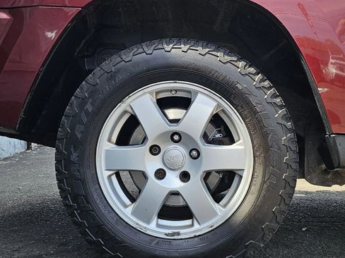 Used 2008 Jeep Grand Cherokee Laredo AWD/4WD image 6