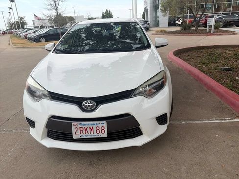 Used 2016 Toyota Corolla LE FWD image 3
