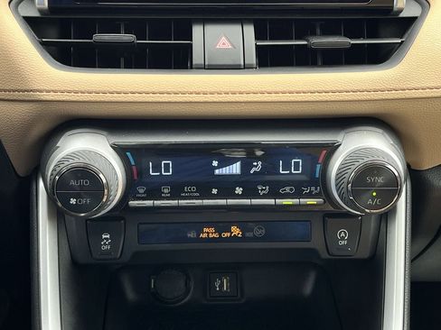 Used 2023 Toyota RAV4 XLE FWD image 18