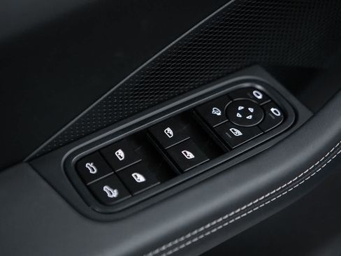 New 2026 Porsche Macan Turbo Electric AWD/4WD image 24