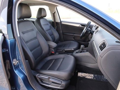 Used 2017 Volkswagen Jetta SE FWD image 26