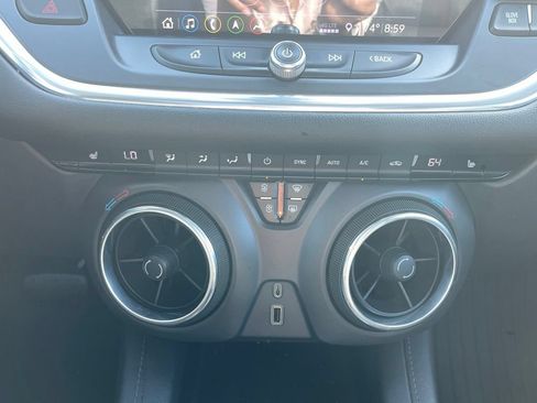 Used 2019 Chevrolet Blazer LT w/ Sun and Wheels Package AWD/4WD image 16