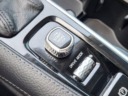 Used 2020 Volvo XC90 T6 Momentum image 7