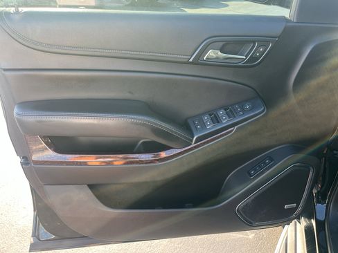 Used 2018 GMC Yukon XL SLT w/ Premium Edition AWD/4WD image 10
