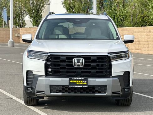 New 2026 Honda Pilot Touring image 9