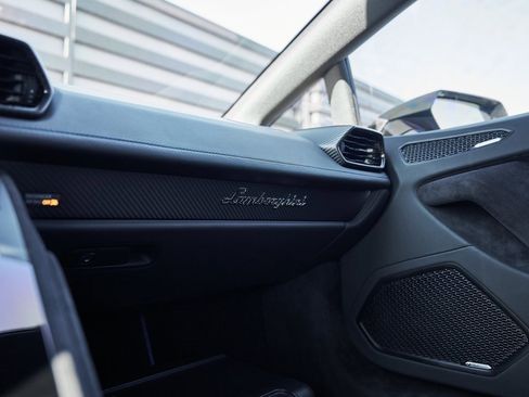 Used 2023 Lamborghini Huracan Tecnica image 60