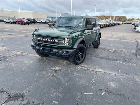 Used 2023 Ford Bronco Black Diamond image 1