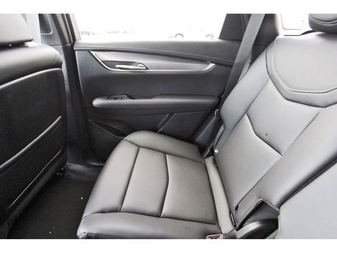 New 2026 Cadillac XT5 Luxury image 12