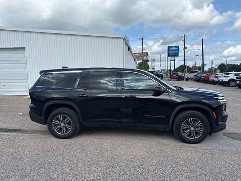 Used 2024 Chevrolet Traverse LS FWD image 5