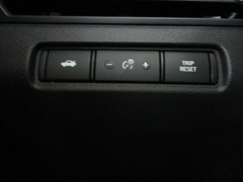 New 2025 Nissan Altima 2.5 SR image 17