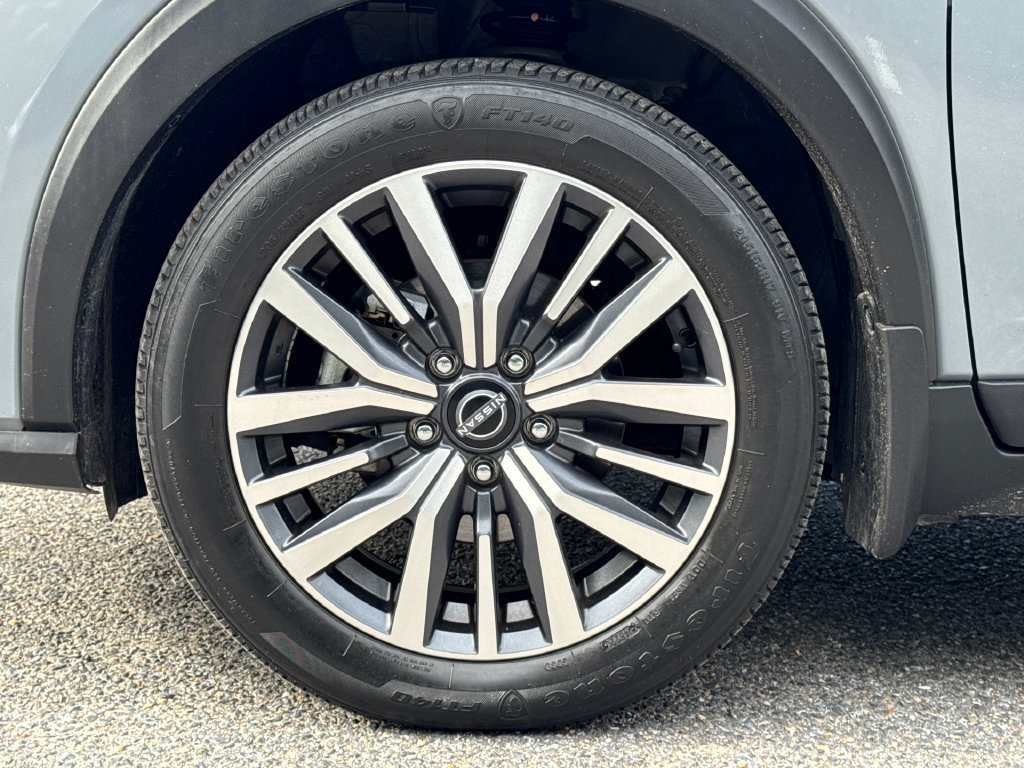 Used 2023 Nissan Kicks SV FWD image 5