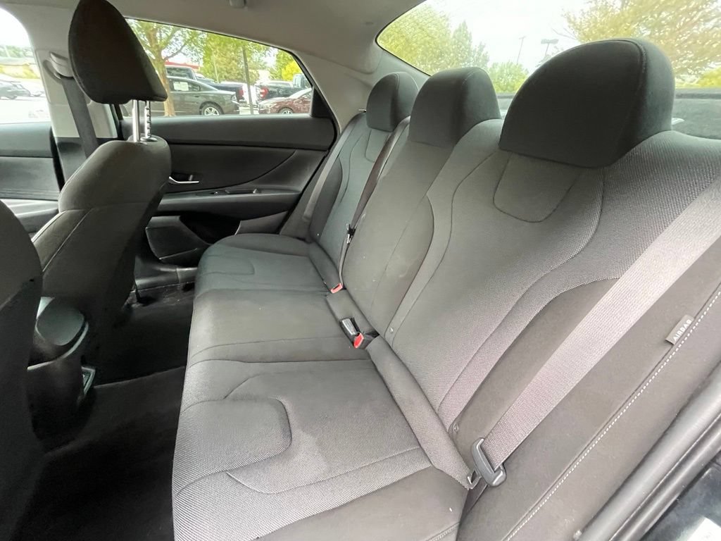 Used 2025 Hyundai Elantra SE FWD image 25