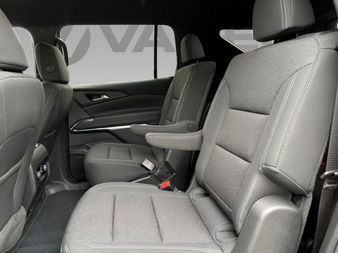 New 2025 Chevrolet Traverse LT w/ LPO, Floor Liner Package image 5