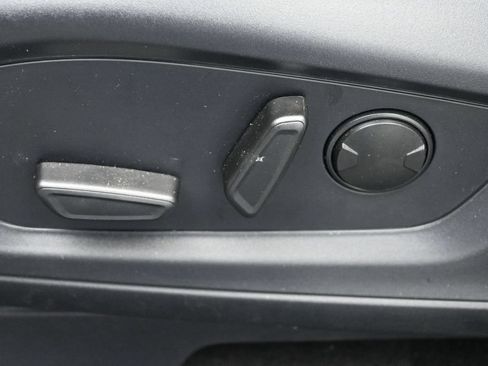Used 2025 Ford Explorer Active RWD image 11