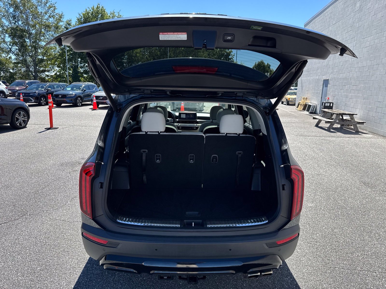 Used 2021 Kia Telluride SX w/ Nightfall Edition Package AWD/4WD image 10
