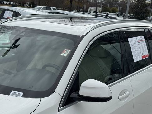 Used 2022 BMW X5 xDrive45e w/ Climate Comfort Package image 11