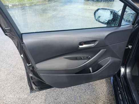 Used 2021 Toyota Corolla LE FWD image 11