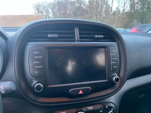 Used 2025 Kia Soul LX w/ LX Technology Package image 17