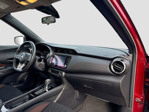 Used 2022 Nissan Kicks SR image 23
