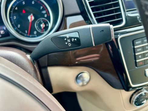 Used 2017 Mercedes-Benz GLS 450 4MATIC image 30